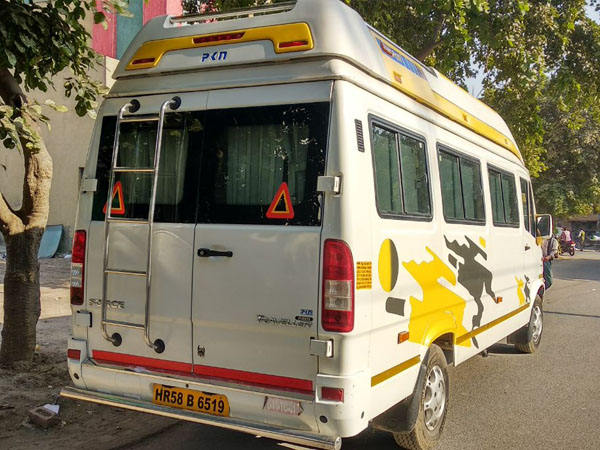 Tempo Traveller, Volvo Bus & Mercedes Benz Bus Rentals Delhi