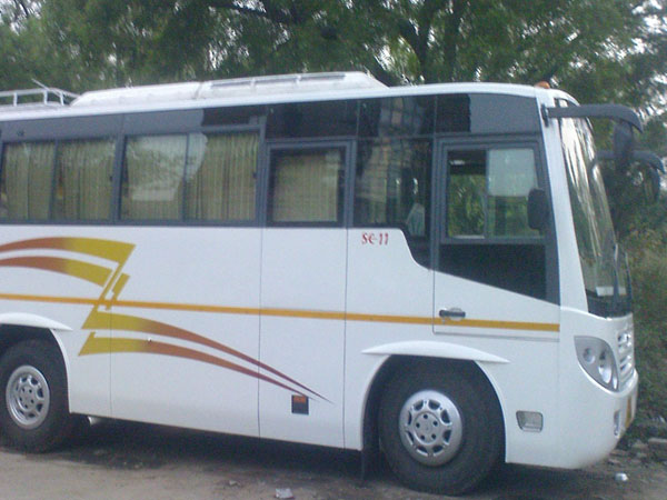 Tempo Traveller, Volvo Bus & Mercedes Benz Bus Rentals Delhi