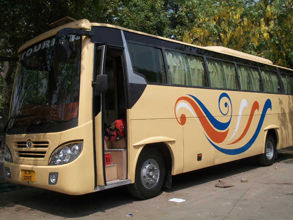 Tempo Traveller, Volvo Bus & Mercedes Benz Bus Rentals Delhi