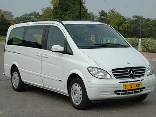 Tempo Traveller, Volvo Bus & Mercedes Benz Bus Rentals Delhi