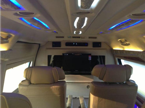 Tempo Traveller, Volvo Bus & Mercedes Benz Bus Rentals Delhi