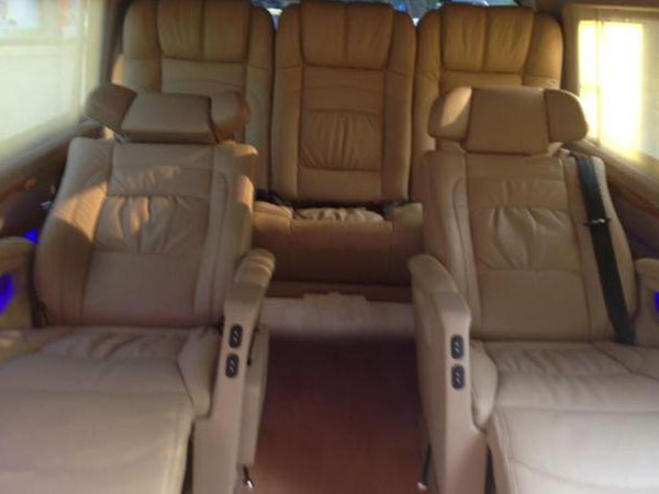 Tempo Traveller, Volvo Bus & Mercedes Benz Bus Rentals Delhi