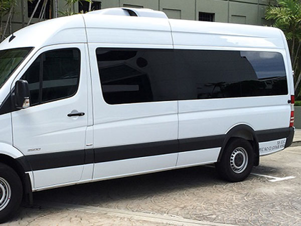 Tempo Traveller, Volvo Bus & Mercedes Benz Bus Rentals Delhi